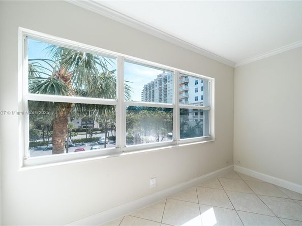 2555 NE 11th St 310, Fort Lauderdale FL 33304