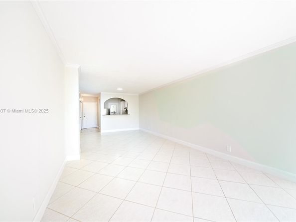 2555 NE 11th St 310, Fort Lauderdale FL 33304