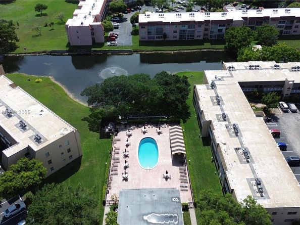 9121 Sunrise Lakes Blvd 210, Sunrise FL 33322