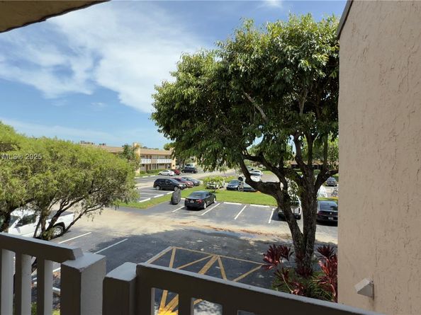 9121 Sunrise Lakes Blvd 210, Sunrise FL 33322