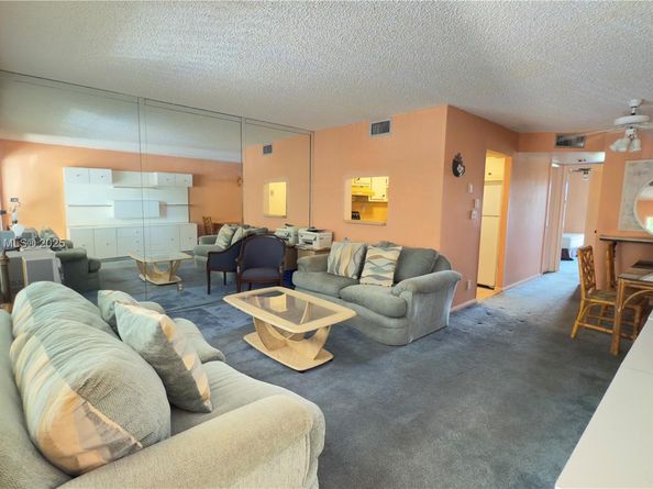 9121 Sunrise Lakes Blvd 210, Sunrise FL 33322