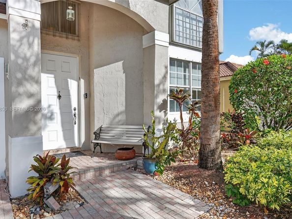 16419 Sapphire Pl, Weston FL 33331