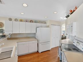 16419 Sapphire Pl, Weston FL 33331