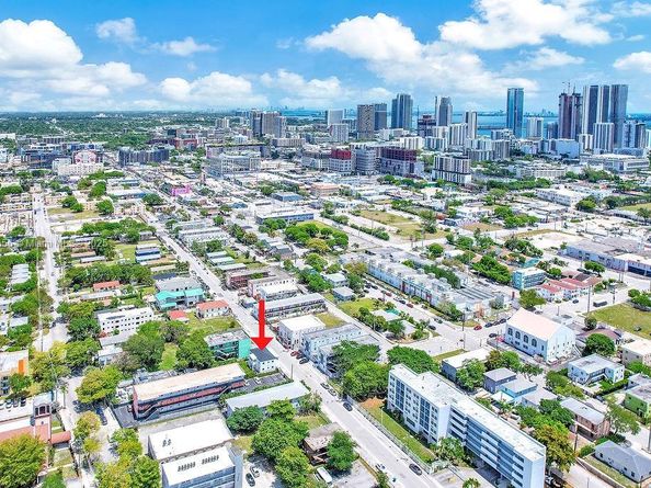 1814 NW 2nd Ct, Miami FL 33136