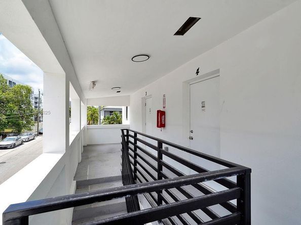 1814 NW 2nd Ct, Miami FL 33136