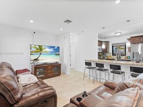 11420 SW 44th St, Miami FL 33165