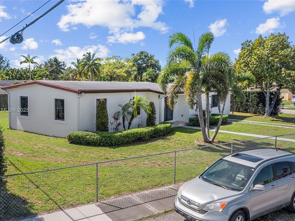 11420 SW 44th St, Miami FL 33165