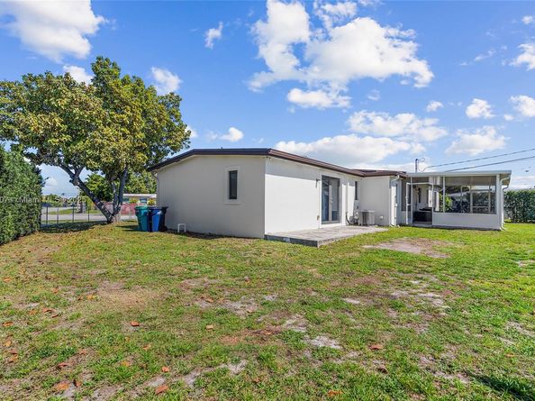 11420 SW 44th St, Miami FL 33165