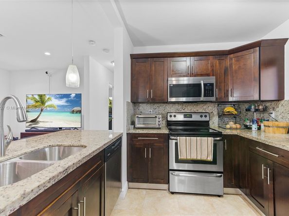 11420 SW 44th St, Miami FL 33165