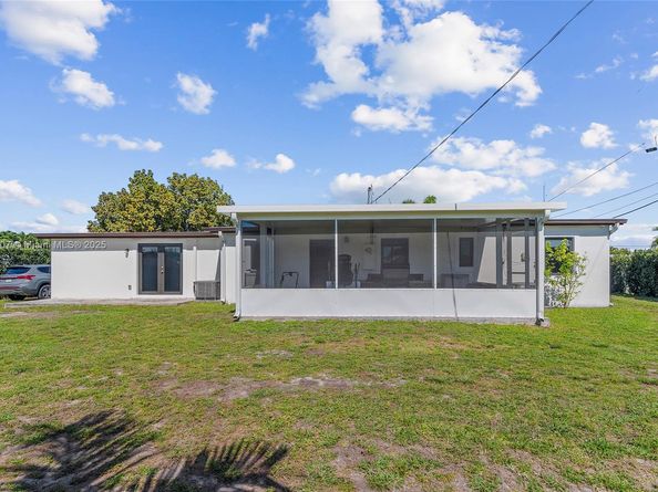 11420 SW 44th St, Miami FL 33165