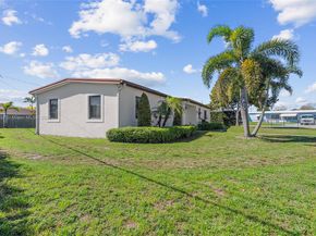 11420 SW 44th St, Miami FL 33165