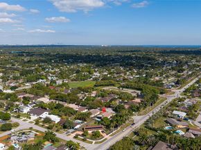 18332 SW 94th Ct, Palmetto Bay FL 33157