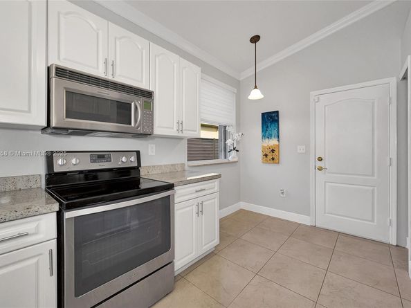 18332 SW 94th Ct, Palmetto Bay FL 33157