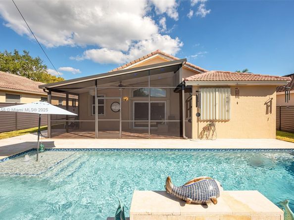 18332 SW 94th Ct, Palmetto Bay FL 33157