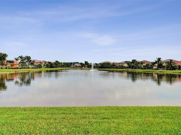 2954 Bellarosa Cir, Royal Palm Beach FL 33411