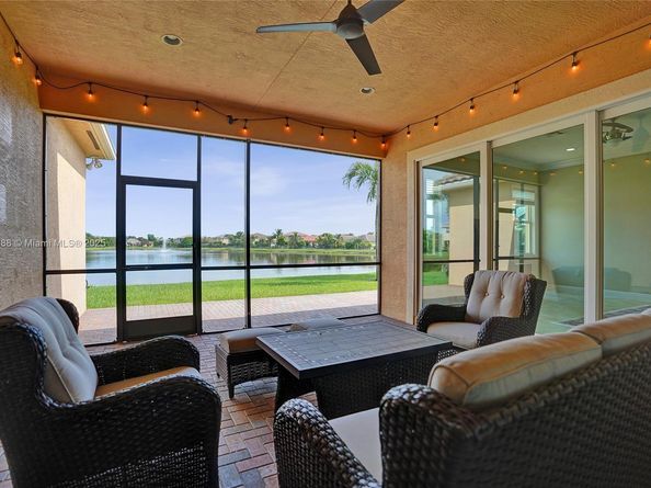 2954 Bellarosa Cir, Royal Palm Beach FL 33411