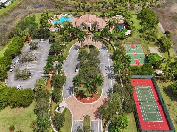 2954 Bellarosa Cir, Royal Palm Beach FL 33411