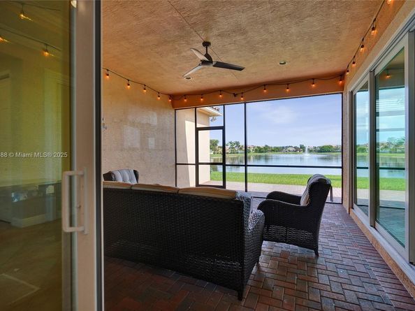 2954 Bellarosa Cir, Royal Palm Beach FL 33411