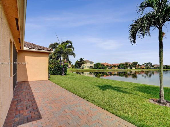 2954 Bellarosa Cir, Royal Palm Beach FL 33411