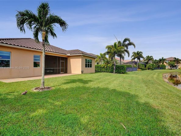 2954 Bellarosa Cir, Royal Palm Beach FL 33411