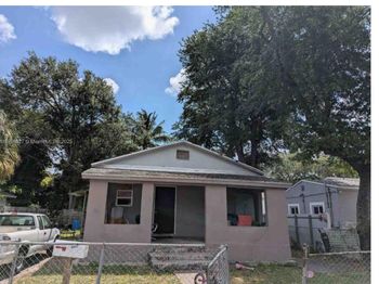 5511 NW 4th Ave