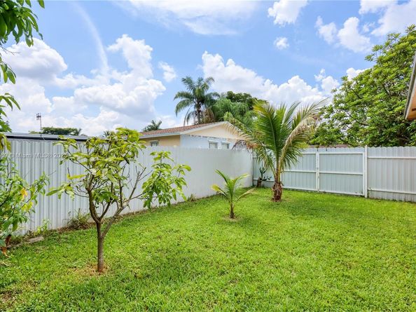 15825 SW 305th Ter, Homestead FL 33033