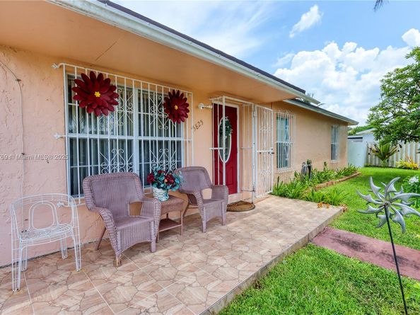 15825 SW 305th Ter, Homestead FL 33033