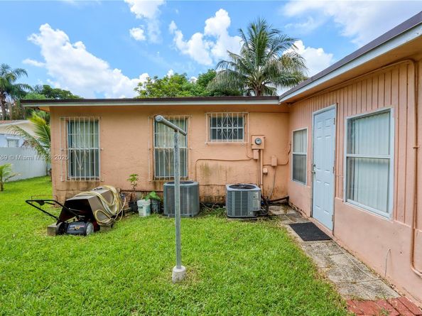 15825 SW 305th Ter, Homestead FL 33033