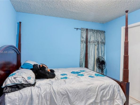 15825 SW 305th Ter, Homestead FL 33033