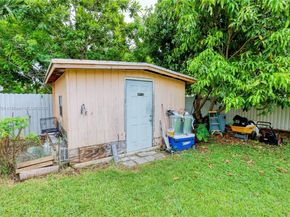 15825 SW 305th Ter, Homestead FL 33033