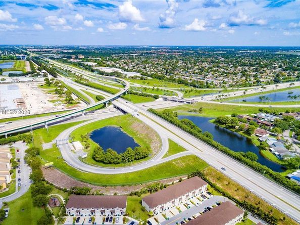 21416 NW 13th Pl, Miami Gardens FL 33169
