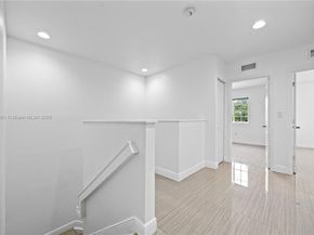21416 NW 13th Pl, Miami Gardens FL 33169