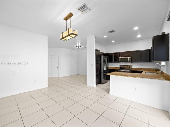21416 NW 13th Pl, Miami Gardens FL 33169