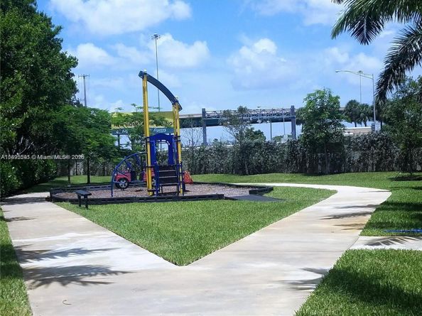 21416 NW 13th Pl, Miami Gardens FL 33169