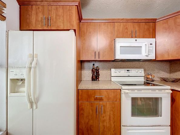 11533 NW 10th St 11533, Pembroke Pines FL 33026
