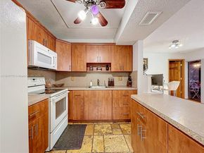 11533 NW 10th St 11533, Pembroke Pines FL 33026