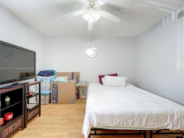 11533 NW 10th St 11533, Pembroke Pines FL 33026