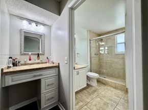 4850 Grapevine Way, Davie FL 33331