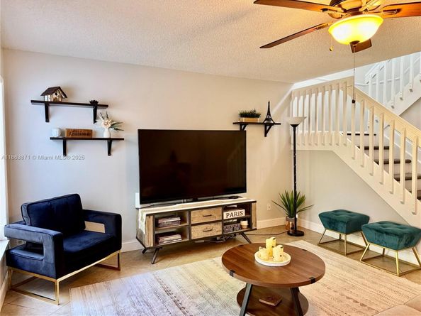 4850 Grapevine Way, Davie FL 33331