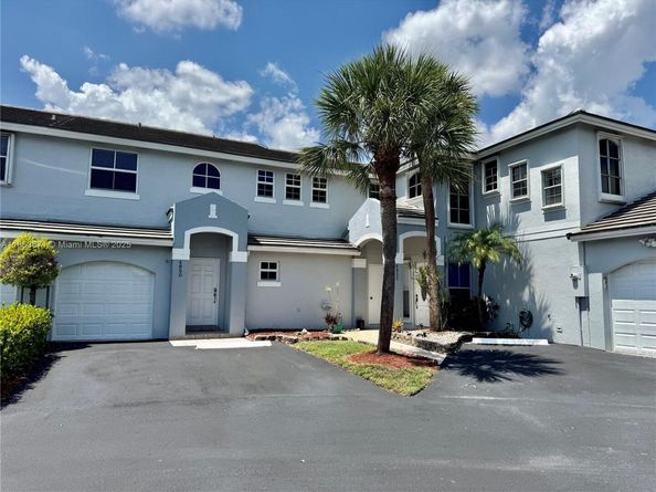 4850 Grapevine Way, Davie FL 33331