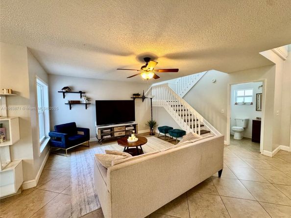 4850 Grapevine Way, Davie FL 33331