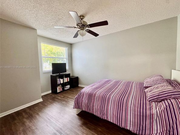 4850 Grapevine Way, Davie FL 33331