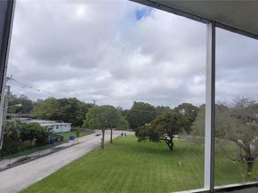 2200 Park Ln 302, Hollywood FL 33021