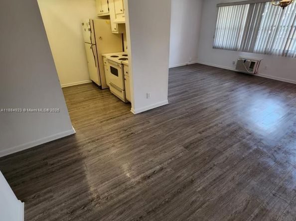 151 SW 134th Way 212N, Pembroke Pines FL 33027