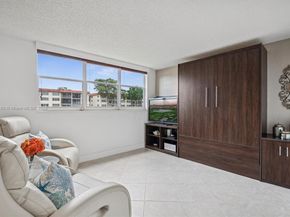 361 S Hollybrook Dr 107, Pembroke Pines FL 33025