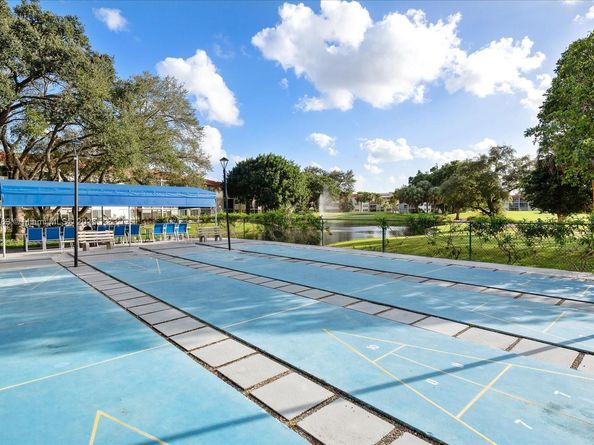 361 S Hollybrook Dr 107, Pembroke Pines FL 33025