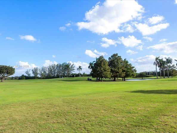361 S Hollybrook Dr 107, Pembroke Pines FL 33025