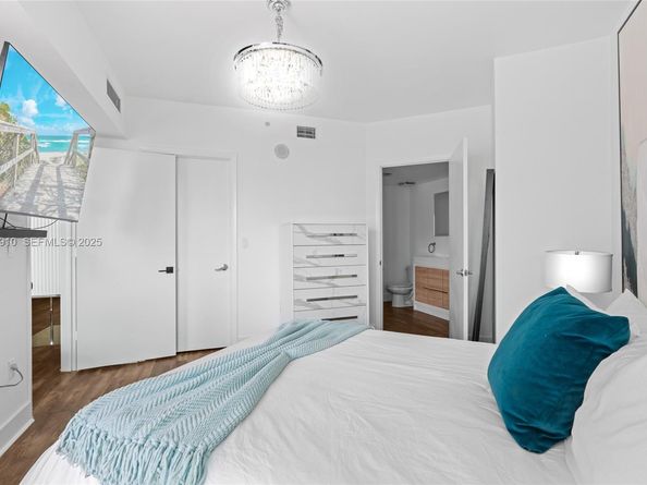 350 S Miami Ave 1803, Miami FL 33130