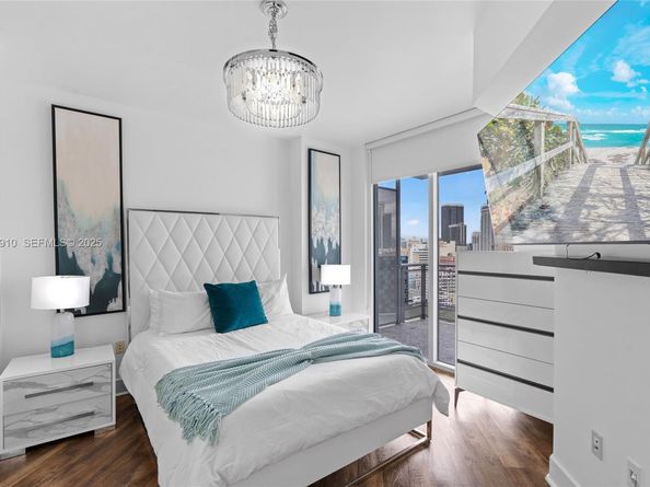 350 S Miami Ave 1803, Miami FL 33130