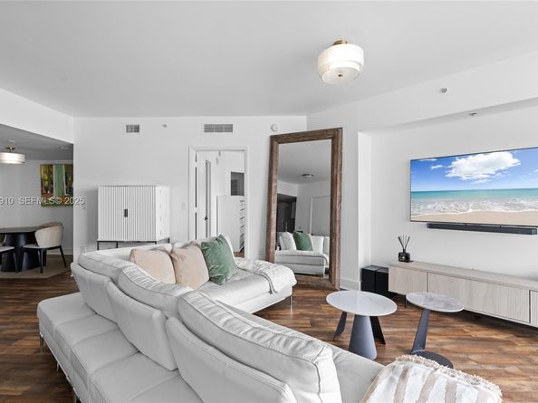 350 S Miami Ave 1803, Miami FL 33130